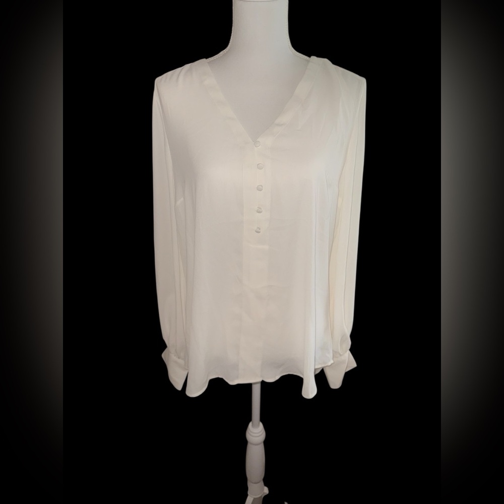 ✨ EXPRESS Lightweight Sheer Top | Off-White, Feminine & Flowy Sz Large✨